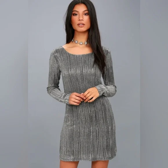 Shine Bright Black and Silver Long Sleeve Bodycon Dress
Amuse Society Small - Picture 3 of 14